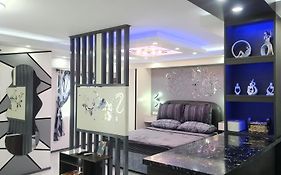 Condo Azur Suites B316 Near Airport, Netflix, Stylish, Cozy With Swimming Pool