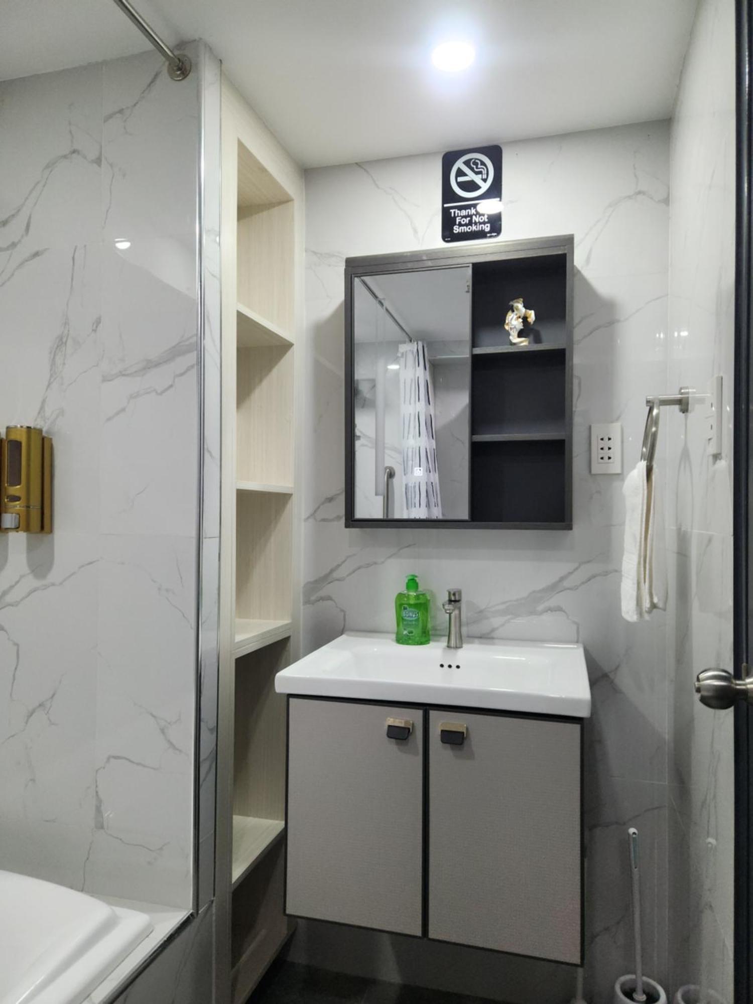 Condo Azur Suites B316 Near Airport, Netflix, Stylish, Cozy With Swimming Pool Lapu-Lapu City Exterior photo